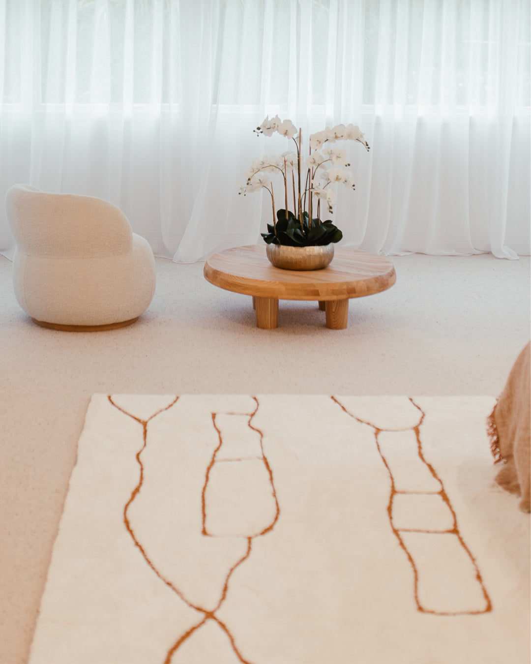 Alayna Cream and Gold Tribal Shag Rug