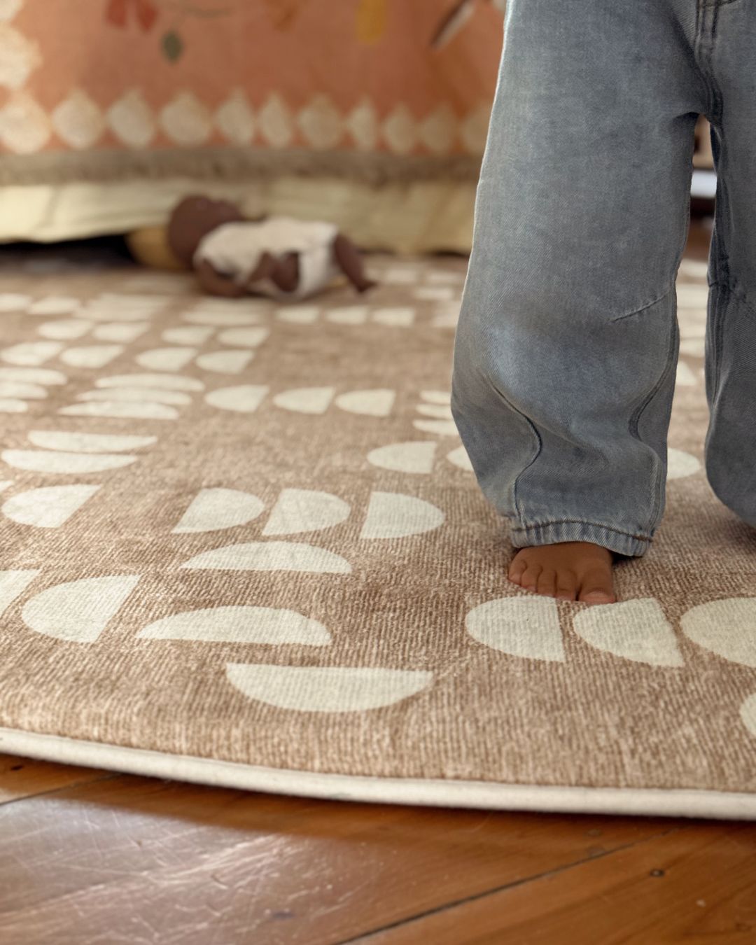 Alba Beige and Ivory Geometric Rollie Pollie Round Playmat