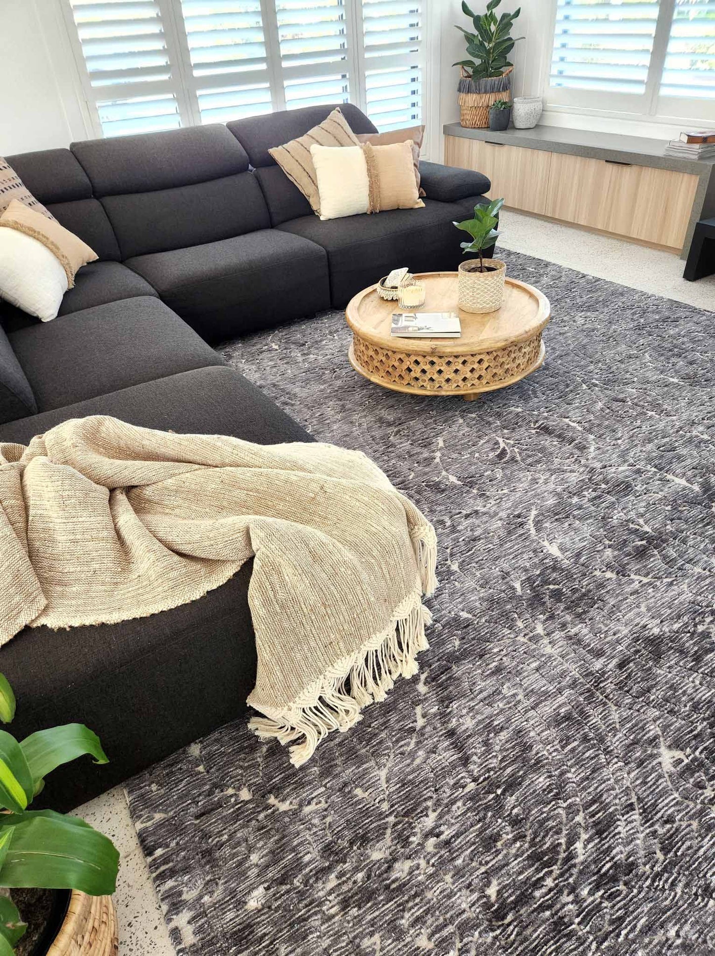 Avery Charcoal Grey And Ivory Rug