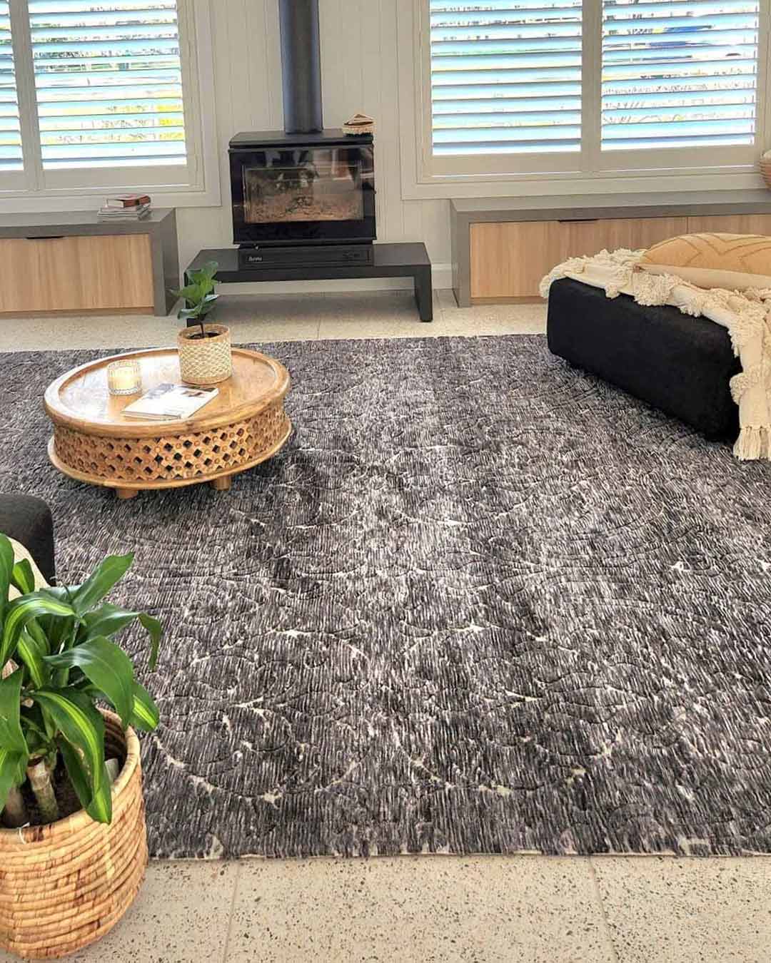 Avery Charcoal Grey And Ivory Rug