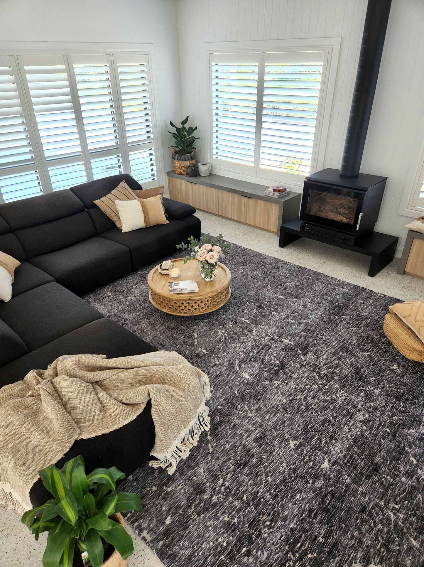 Avery Charcoal Grey And Ivory Rug