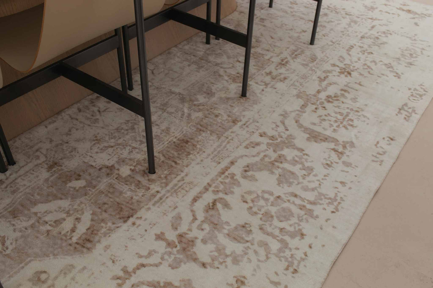 Cabanela Cream and Beige Distressed Washable Rug