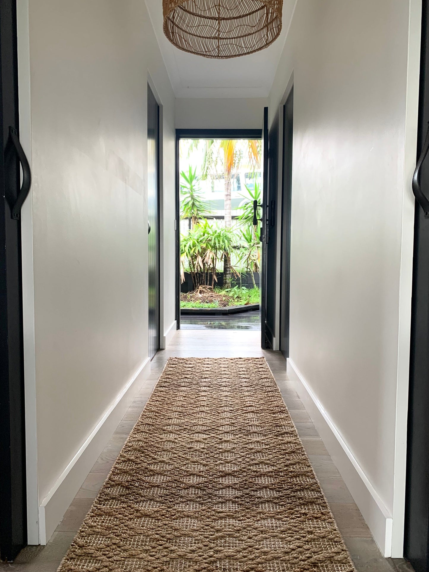 Callie Tribal Natural Diamond Jute Runner Rug