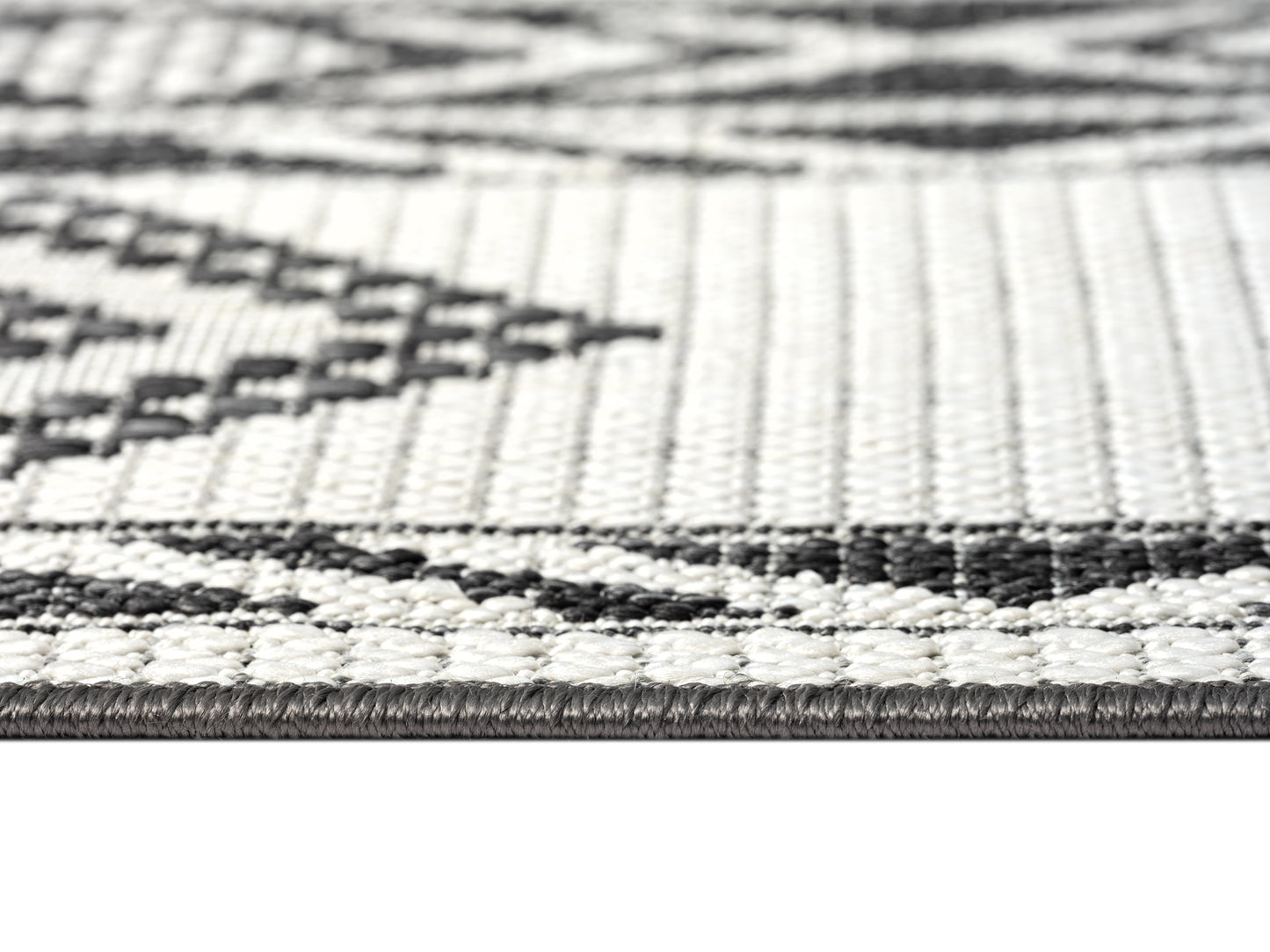 Chenoa Charcoal and Ivory Tribal Flatweave Indoor Outdoor Rug