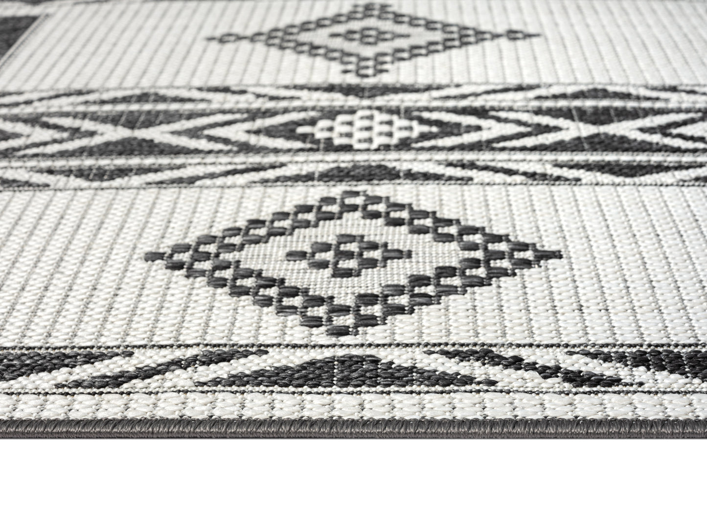 Chenoa Charcoal and Ivory Tribal Flatweave Indoor Outdoor Rug