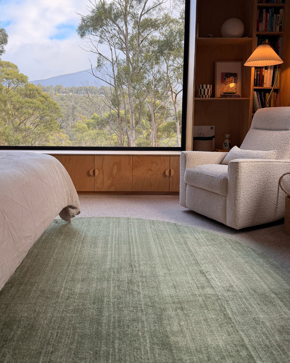 Elena Green Minimal Washable Round Rug