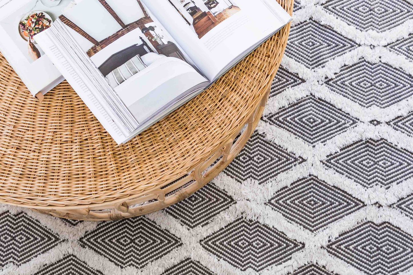 Emelie Monochrome Diamond Tufted Indoor Outdoor Rug
