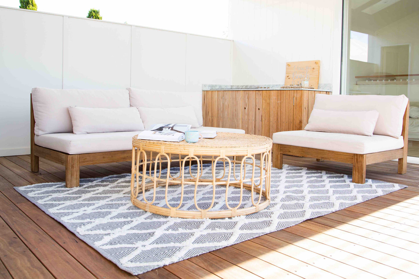 Emelie Monochrome Diamond Tufted Indoor Outdoor Rug