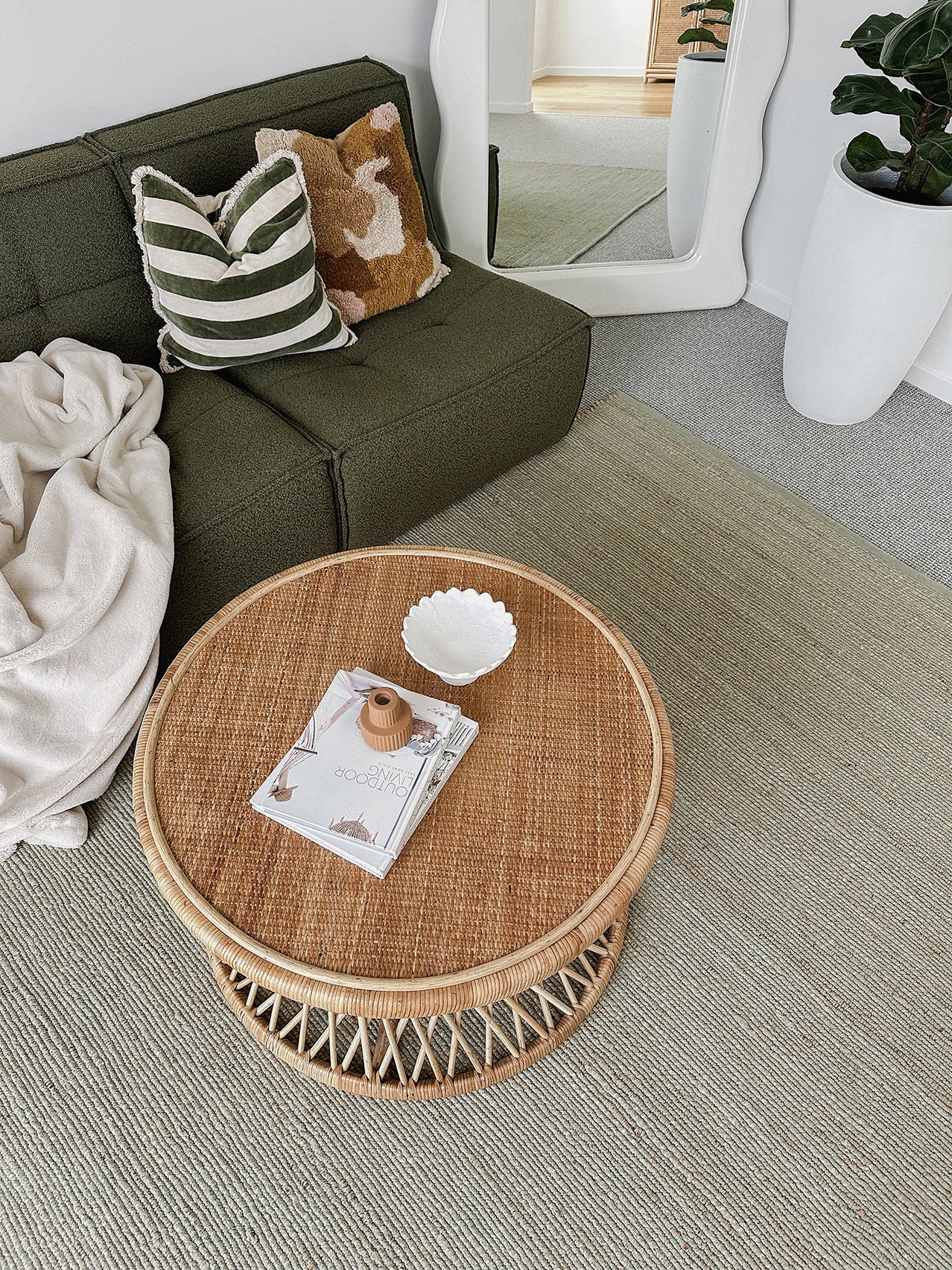Ishani Green Flatweave Jute and Cotton Rug
