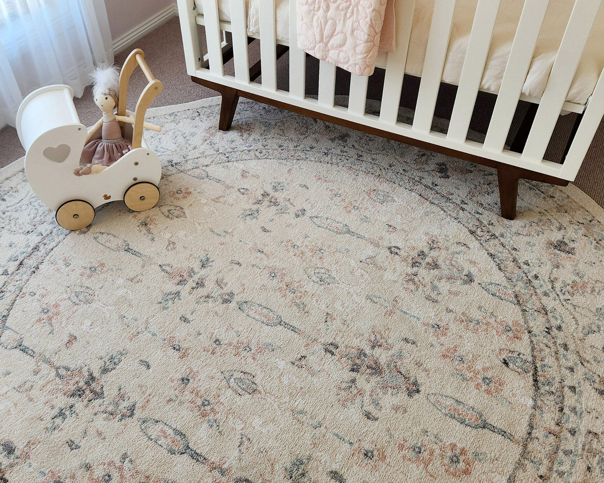 Maplewood Cream and Pink Traditional Round Rug
