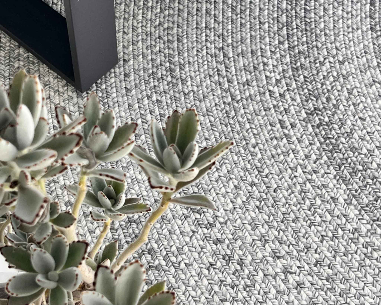 Mika Grey Braided Flatweave Indoor Outdoor Round Rug
