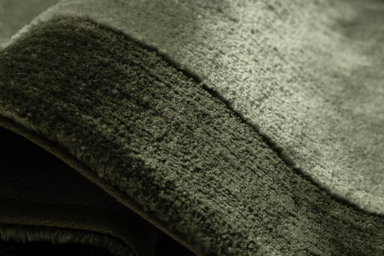 Nuria Dark Green Bordered Shag Rug