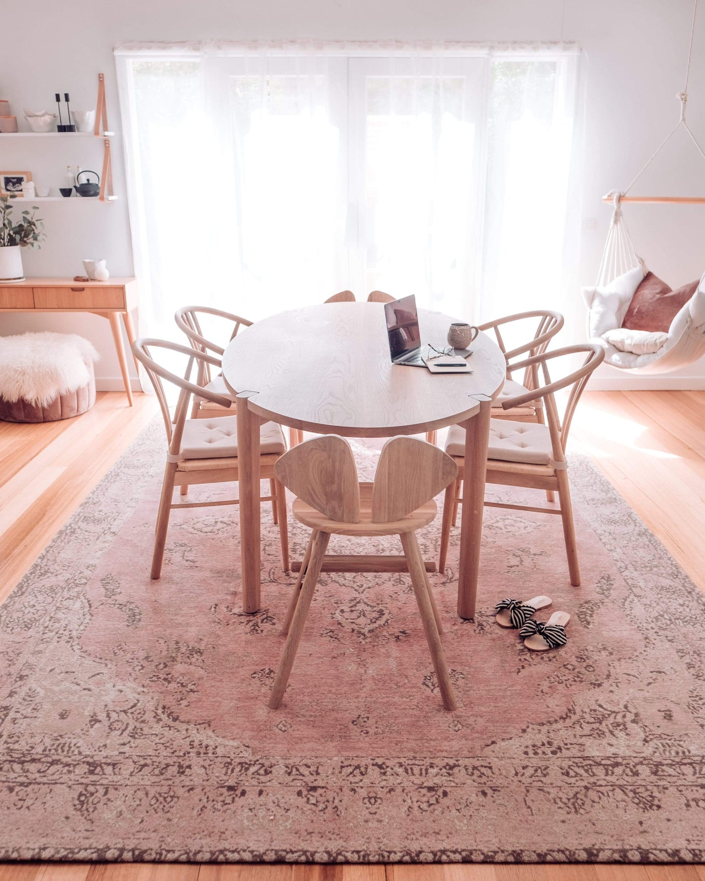 Sahara Turkish Style Pink Distressed Medallion Rug