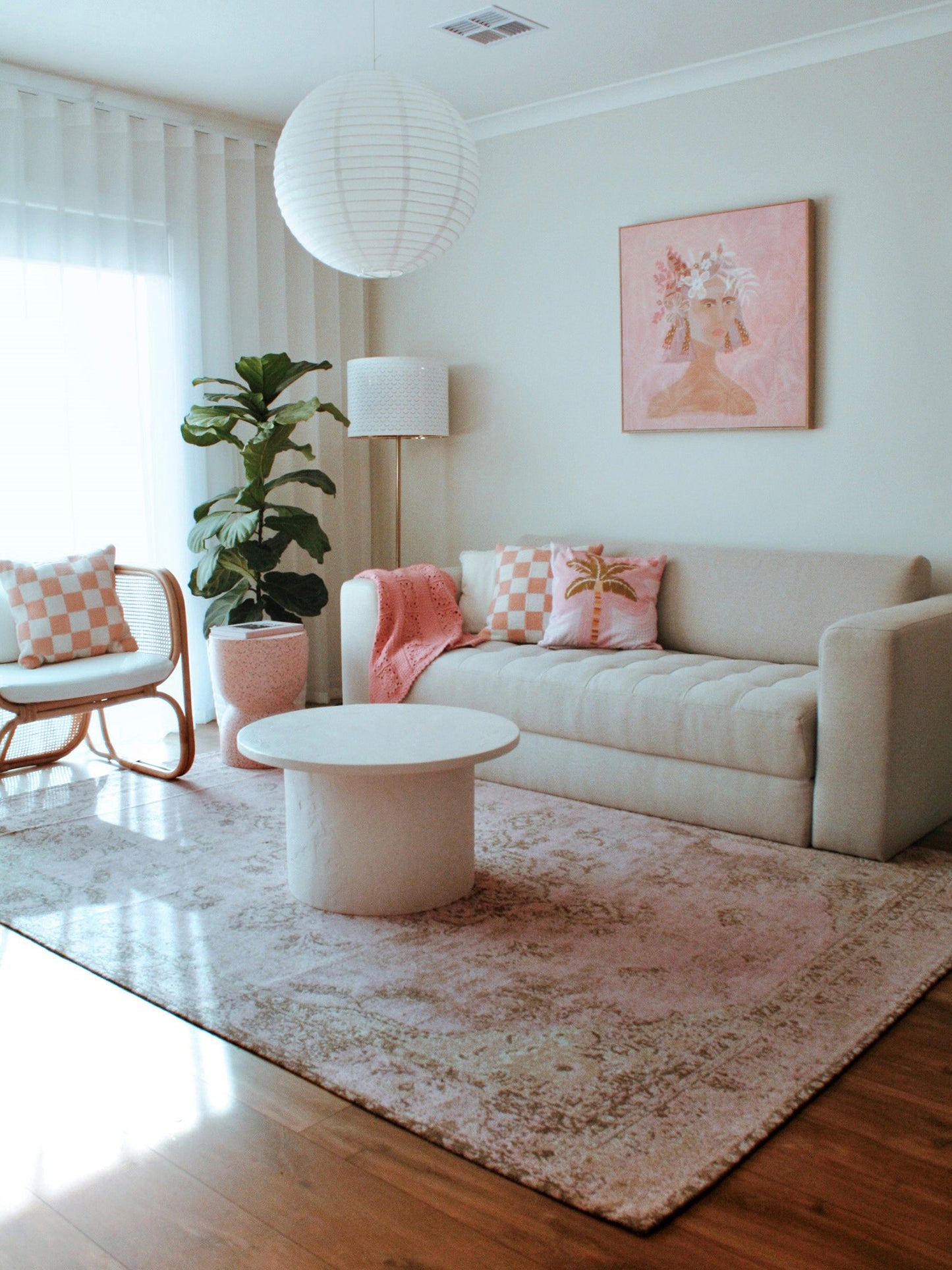 Sahara Turkish Style Pink Distressed Medallion Rug