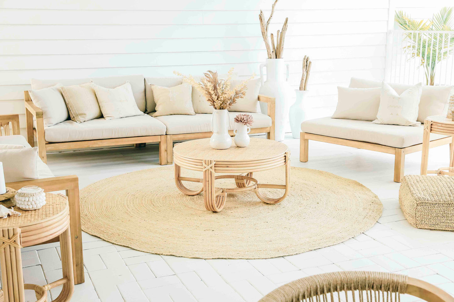 Sete Bleached Hand-Braided Round Jute Rug