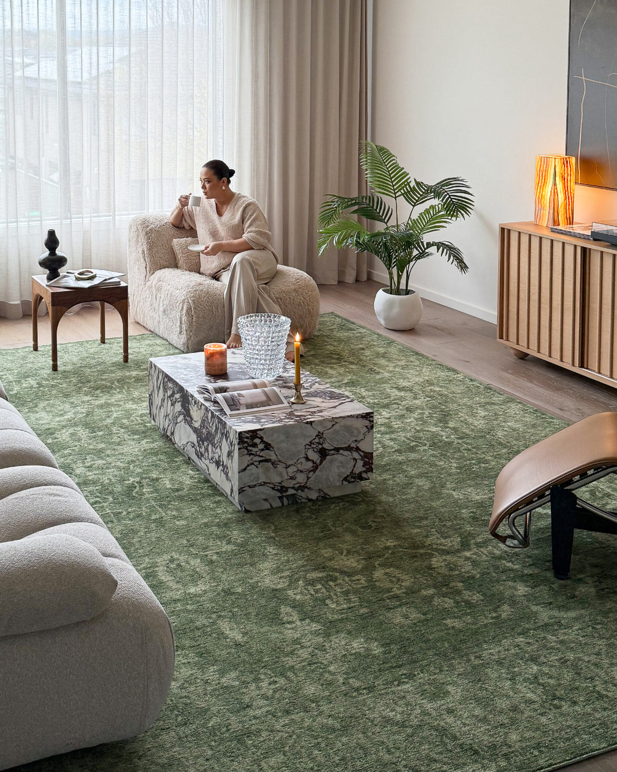 Vinchi Tonal Distressed Forest Green Rug
