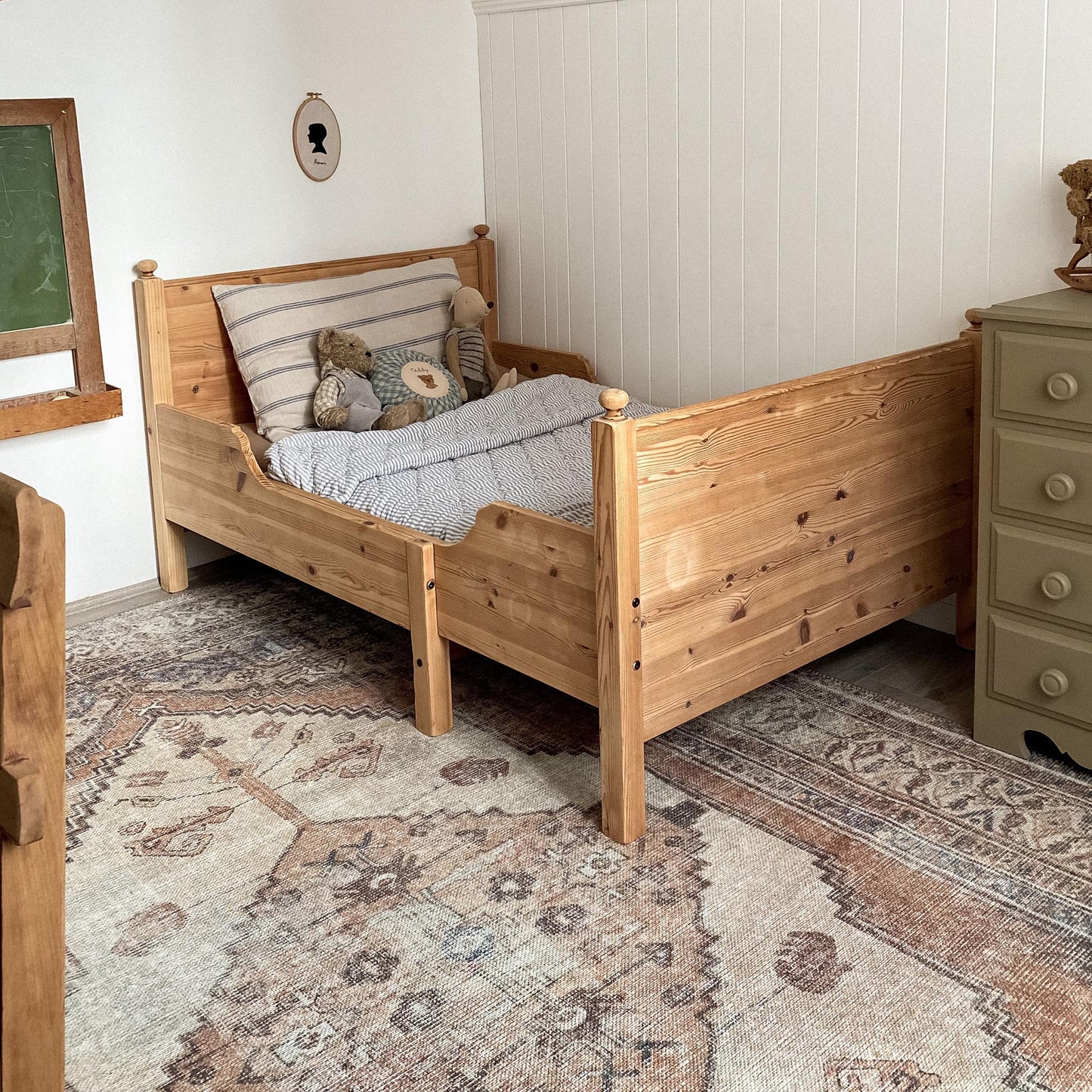 Yvana Brown and Beige Traditional Distressed Washable Rug